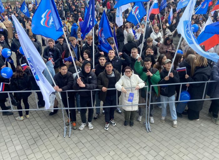 Астраханские патриоты приняли участие в митинге-концерте, приуроченном 10-летию присоединения Крыма и Севастополя в состав Российской Федерации